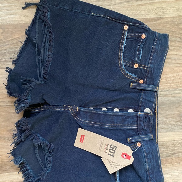 HIGH WAISTED! CUTE SUMMER SHORTS. - Picture 2 of 2